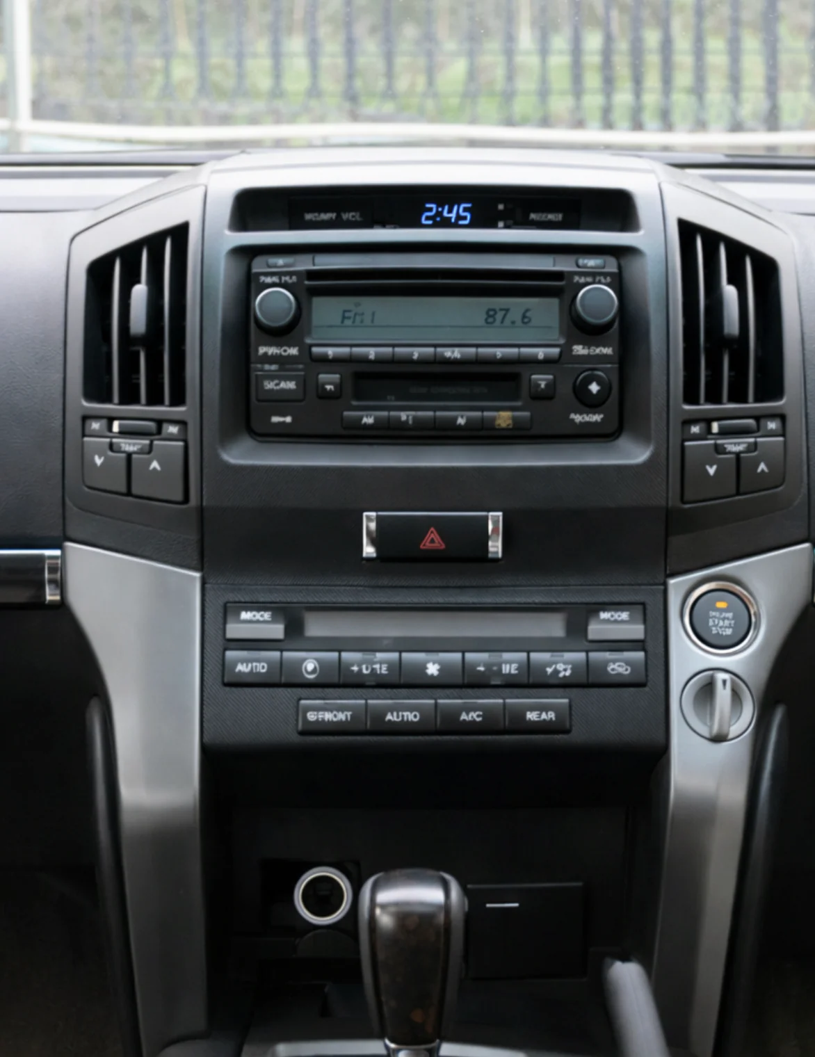 Land Cruiser LC200 Upgrade LX570 Tesla-Style Screen 2008-2015 Wireless CarPlay Headunit Kit - Image 2