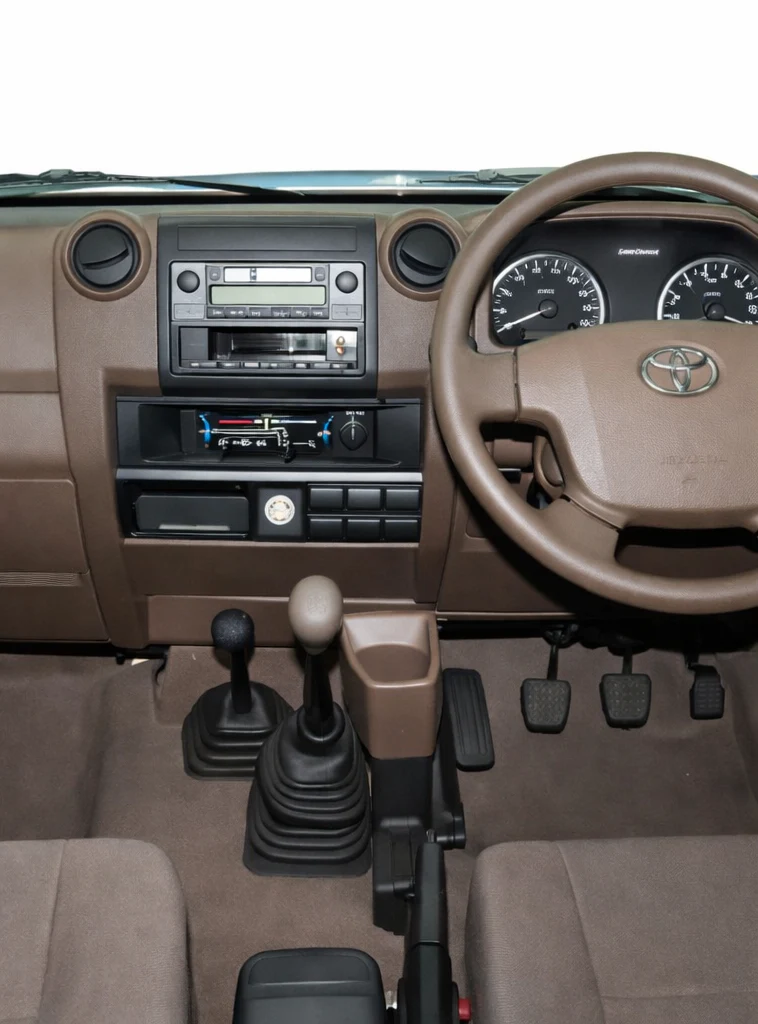 Land Cruiser LC76 upgraded to Mercedes-Benz G-Class Tesla-Style Screen 2007-2021 Wireless CarPlay Headunit Kit - Image 2