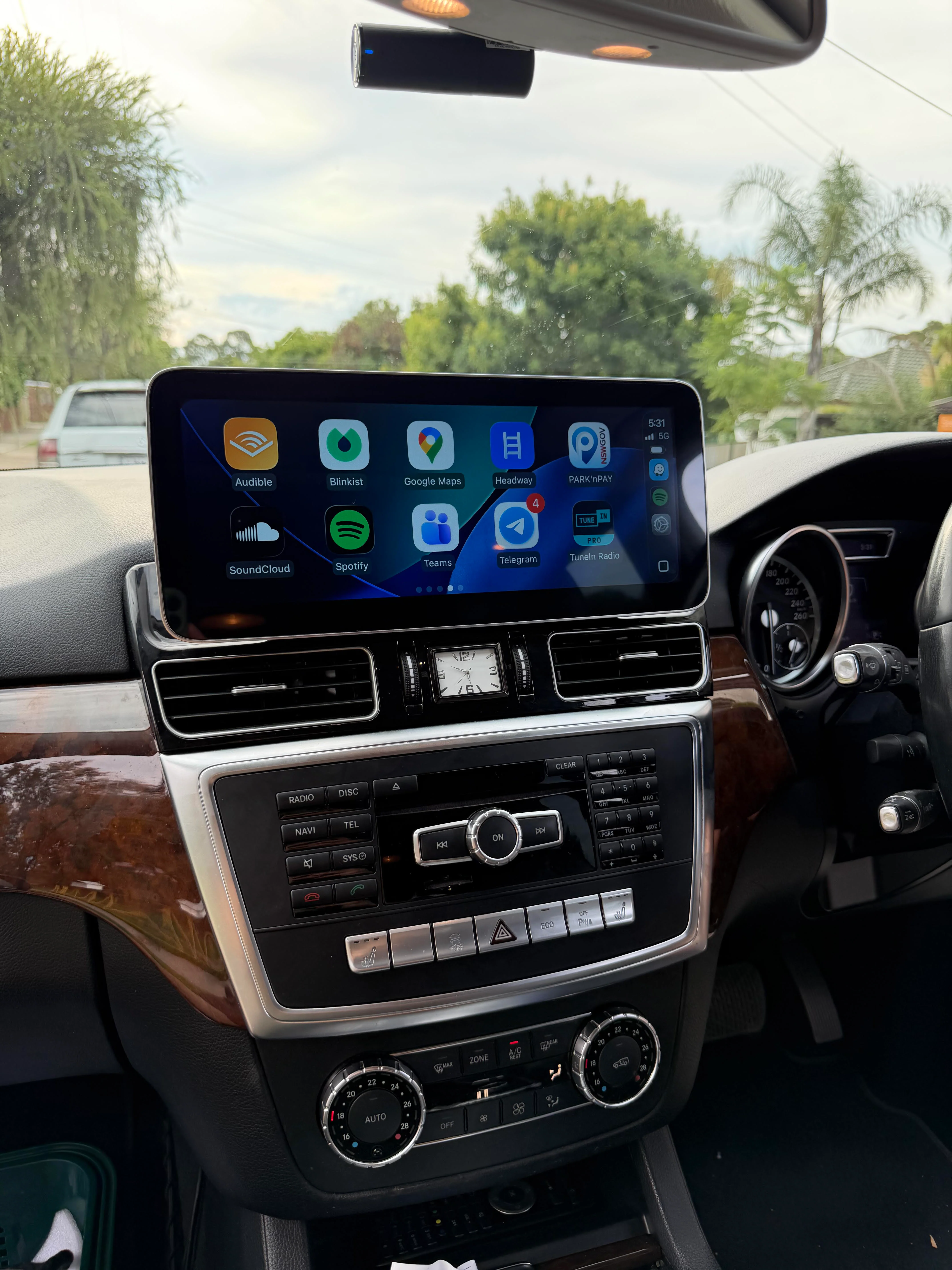 Mercedes Benz ML 2012-2015 Wireless CarPlay Headunit Kit